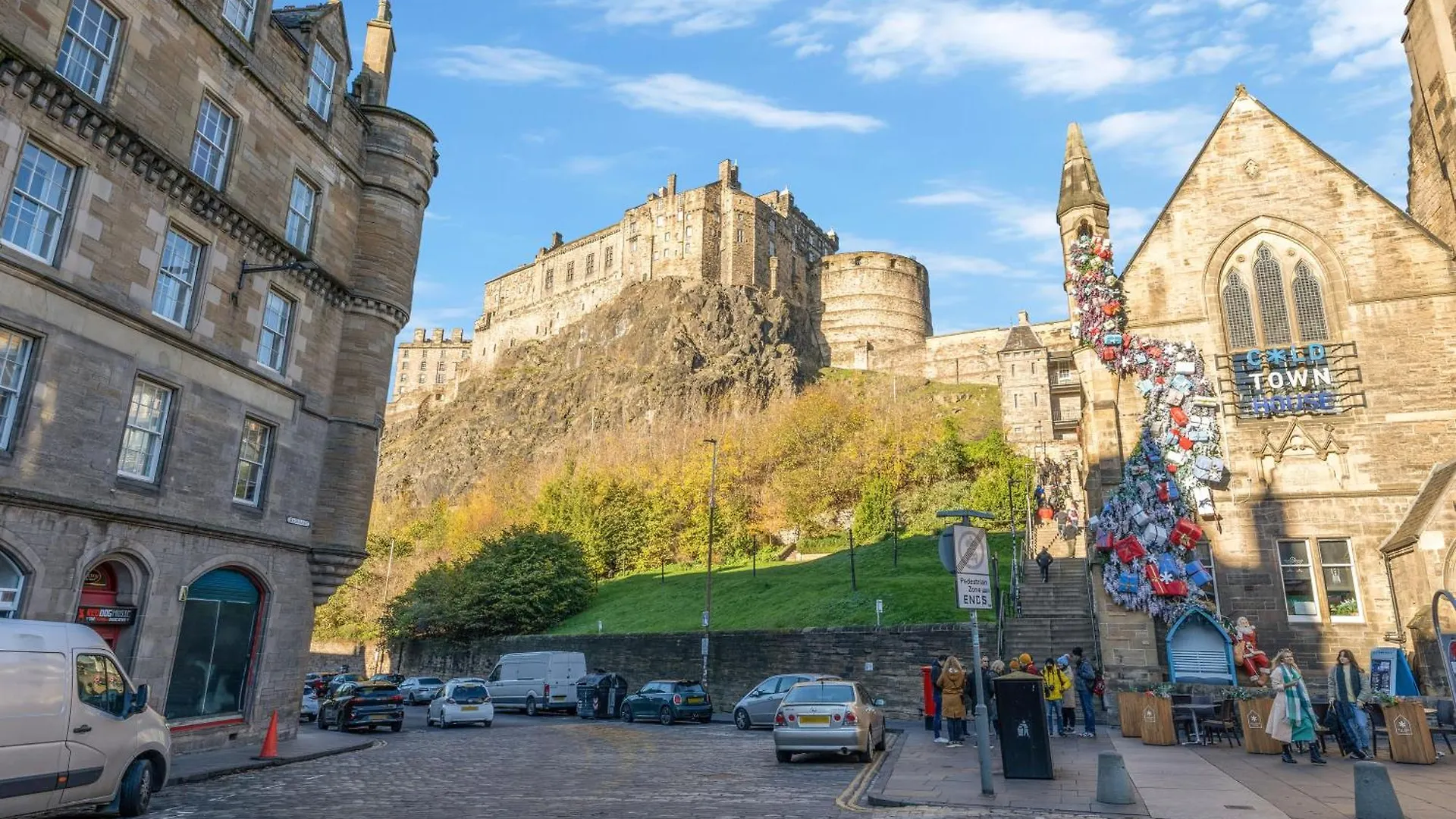 Beautiful Designer 2 Bed 2 Bath Old Town - Parking Apartment Edinburgh United Kingdom