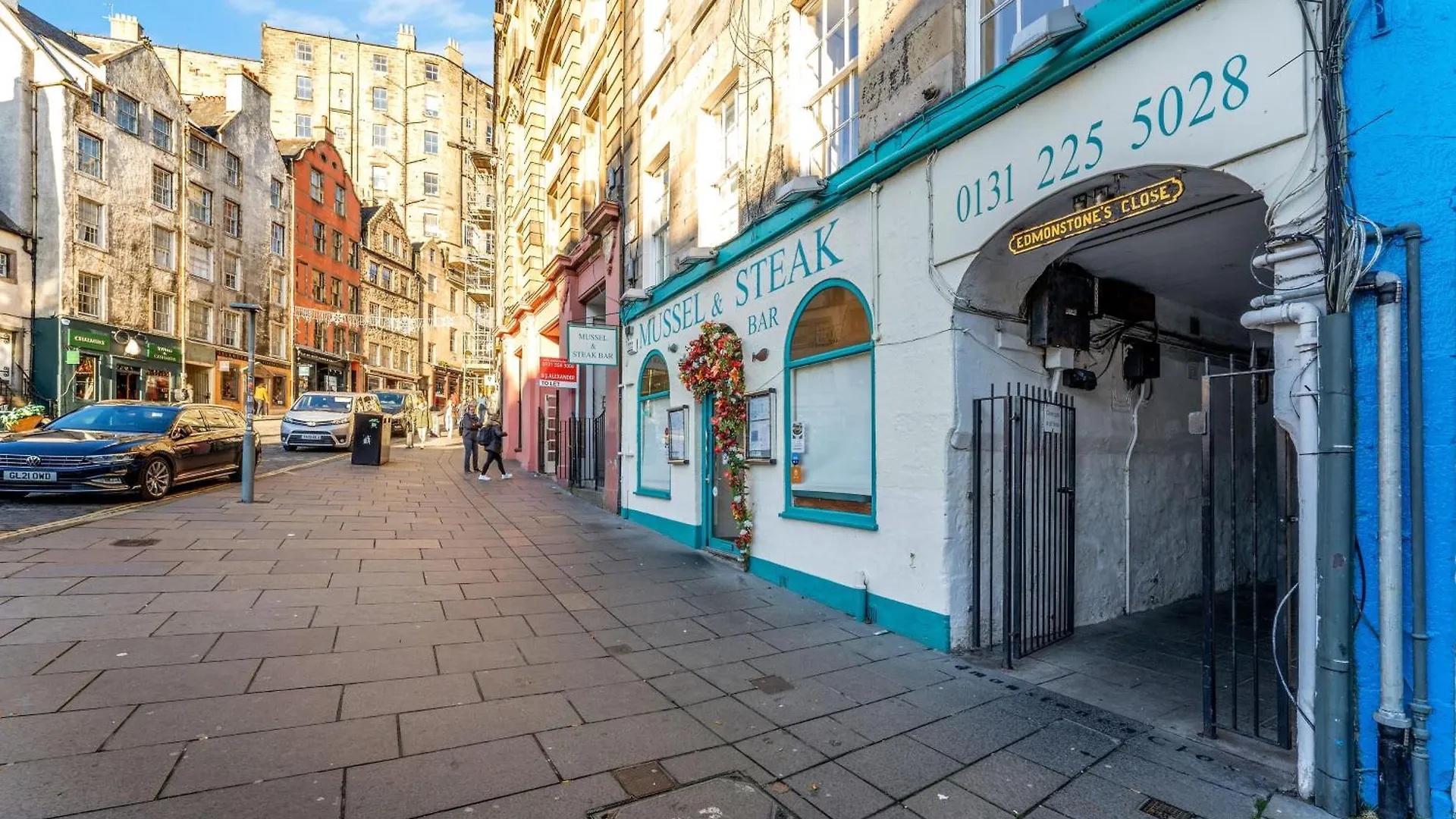 Beautiful Designer 2 Bed 2 Bath Old Town - Parking Apartment Edinburgh United Kingdom