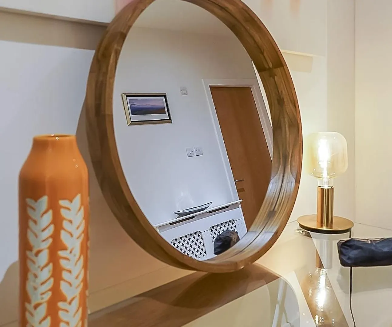 Beautiful Designer 2 Bed 2 Bath Old Town - Parking Apartment Edinburgh